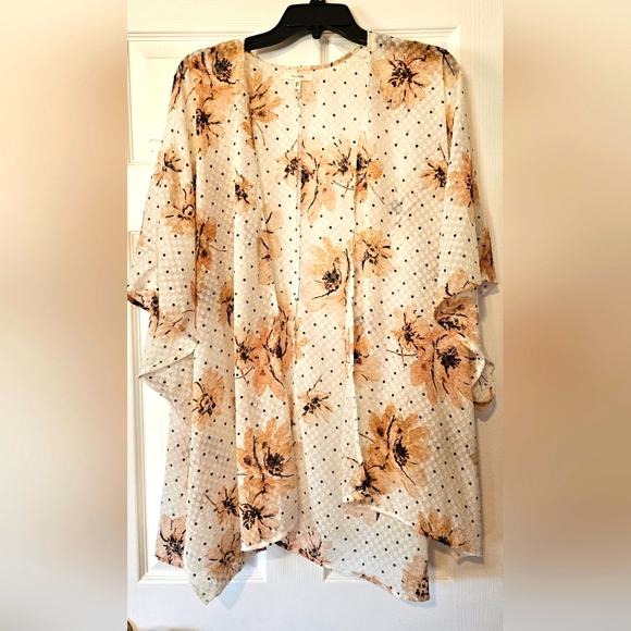 Maurices Lightweight Shortsleeve Kimono, One Size Fits Most - Picture 1 of 3